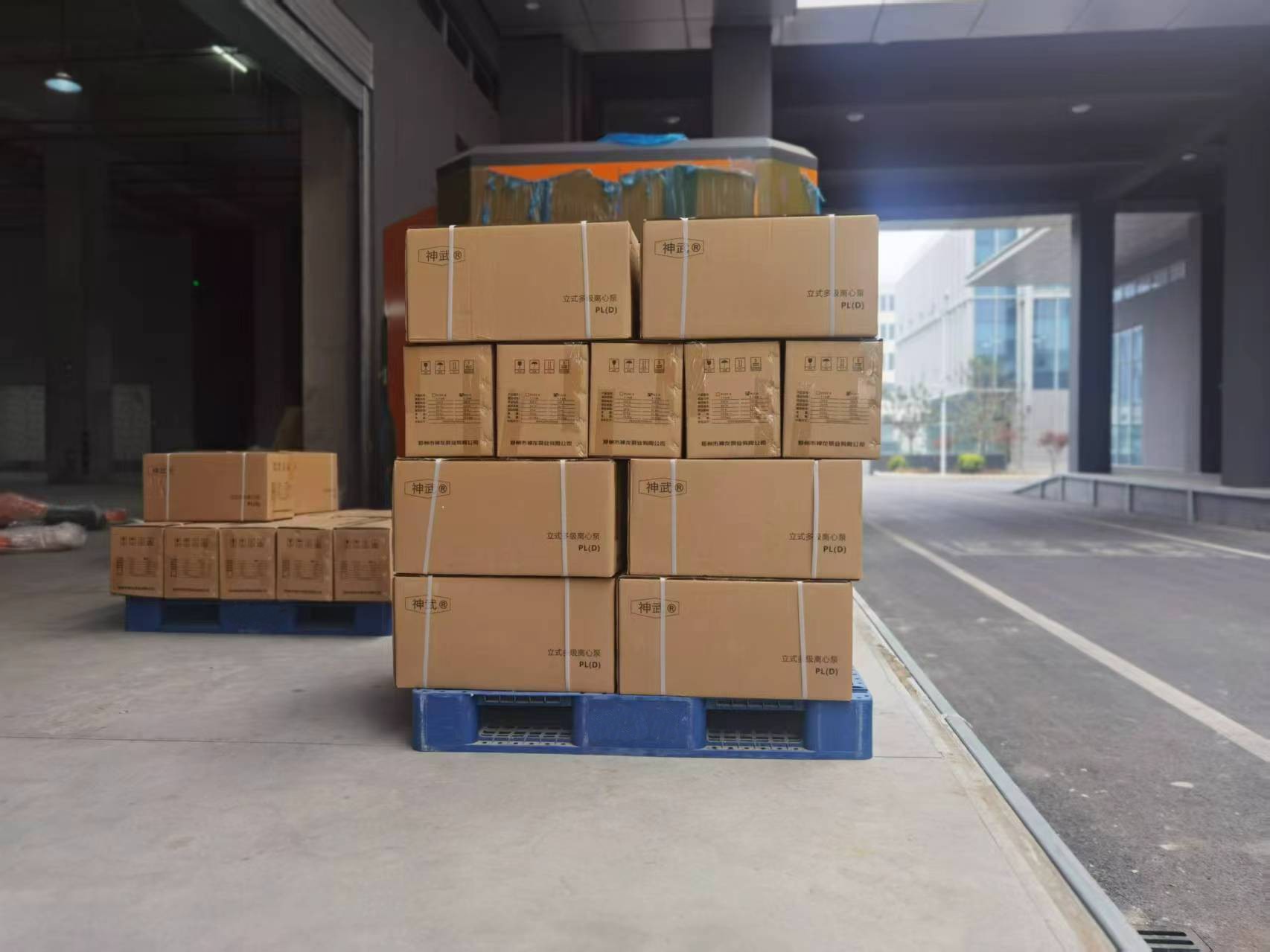 水肥機(jī)多級(jí)離心泵運(yùn)抵客戶工廠